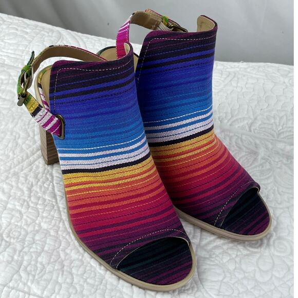 Very Volatile Women 8 Multicolor Serape Fabric Sling Back Block Summer Heel - Picture 1 of 11